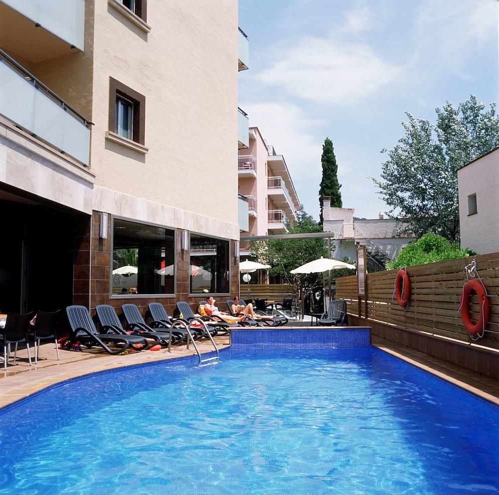 Tossa Beach Center Tossa de Mar Ngoại thất bức ảnh